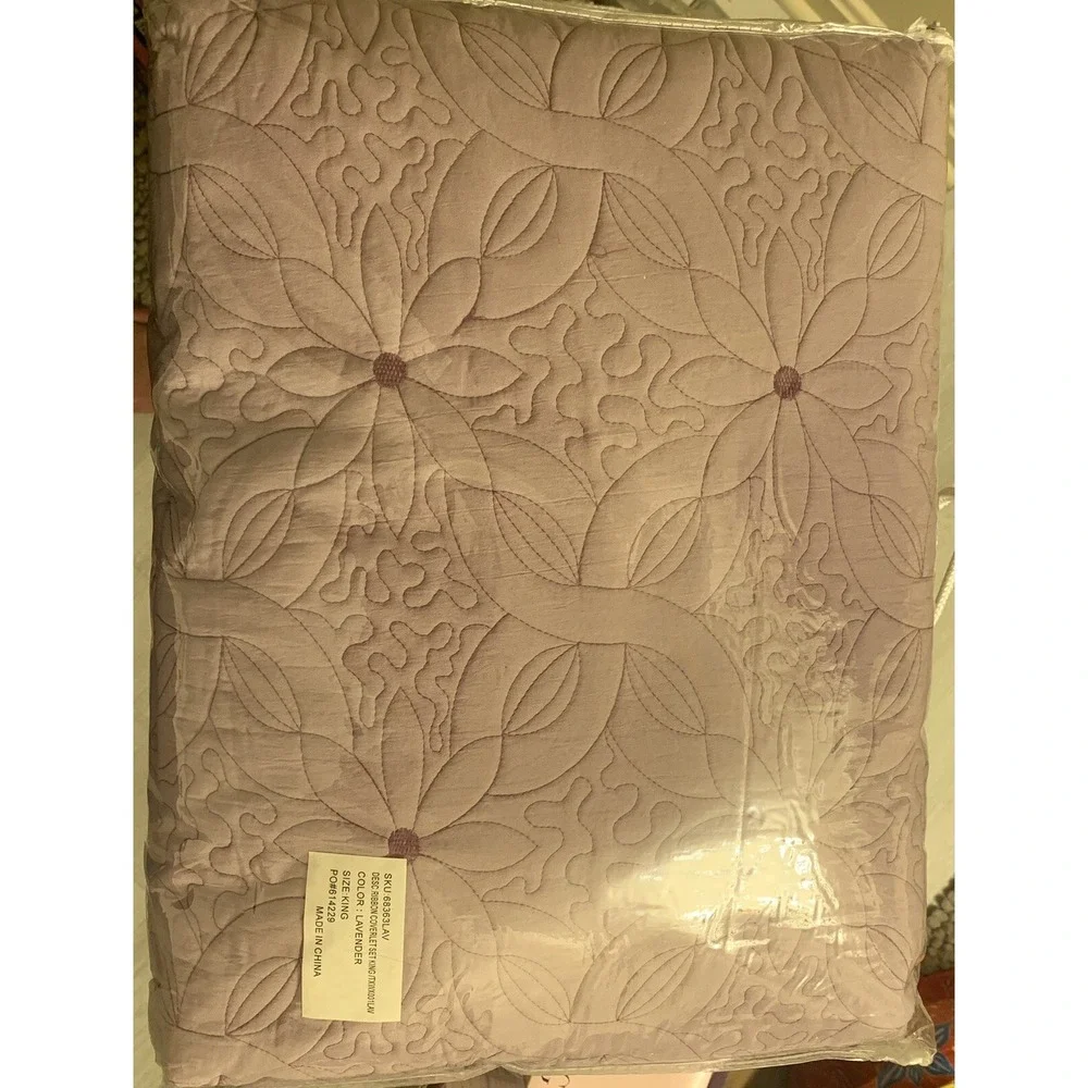 King Size coverlet set Lavender Floral‎ Design. New